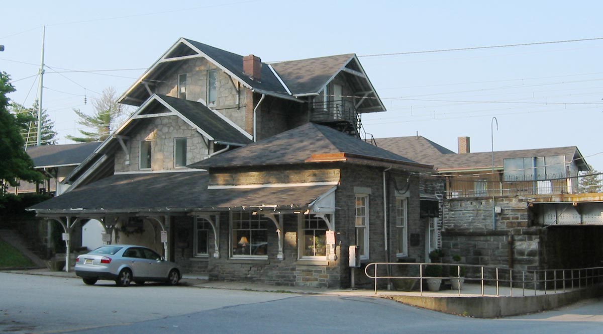 Haverford, PA Haverford, PA Formal Wear, Custom Suits & Shirts